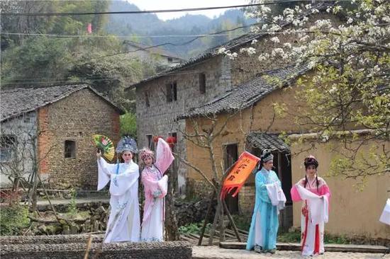 长虹乡高田坑自然村 by余问清