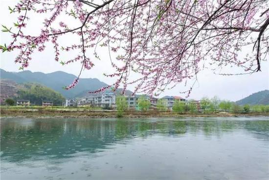 ▲长虹乡星河村 by余志明