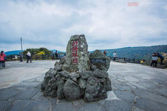 韩国唯一的平地火山口,漫山遍野的芒花风中摇