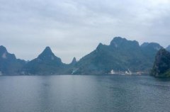 大龙湖:北回归线上的绮丽山水