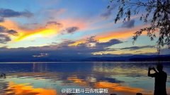 大理洱海今天朝晚霞都美爆了……