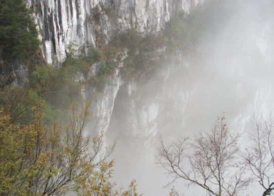 乐业天坑群雪景 图:新浪博主/刘海明