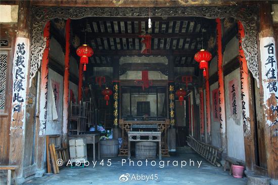 只是由于古建筑仍有人居住,保护机制有待完善。期望这里的建筑瑰宝能完好传承下去。
