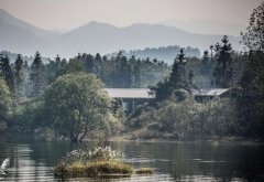 荡舟万佛湖 寻秋燕子岛