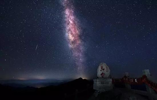 星空下的花台 摄影:李成国