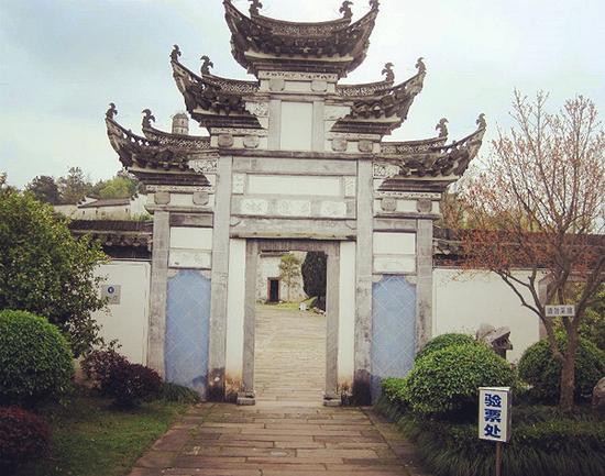 仪门