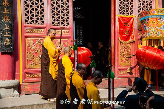 归元寺:游客为什么都要去这里数罗汉?