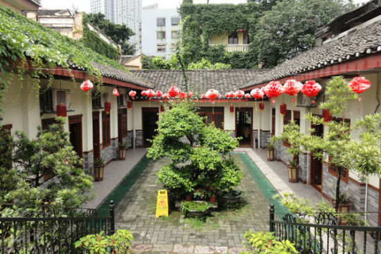 旭园庭院的结构较为对称