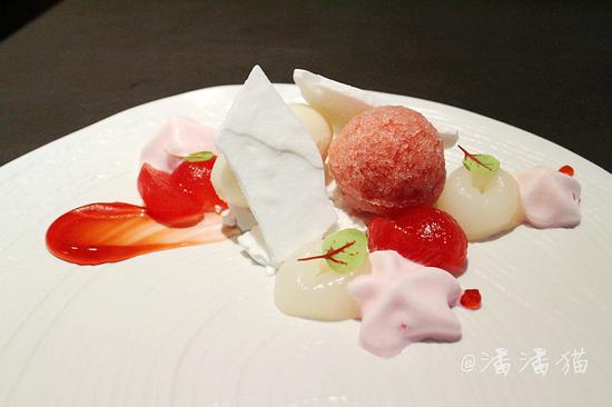 【<a data-cke-saved-href='http://travel.sina.com.cn/xinjiapo1-lvyou/?from=b-keyword' href='http://travel.sina.com.cn/xinjiapo1-lvyou/?from=b-keyword' target='_blank'>新加坡</a>】隐匿于百年植物园中的高颜值米其林餐厅