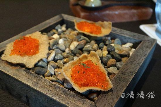 【<a data-cke-saved-href='http://travel.sina.com.cn/xinjiapo1-lvyou/?from=b-keyword' href='http://travel.sina.com.cn/xinjiapo1-lvyou/?from=b-keyword' target='_blank'>新加坡</a>】隐匿于百年植物园中的高颜值米其林餐厅