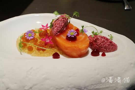 【<a data-cke-saved-href='http://travel.sina.com.cn/xinjiapo1-lvyou/?from=b-keyword' href='http://travel.sina.com.cn/xinjiapo1-lvyou/?from=b-keyword' target='_blank'>新加坡</a>】隐匿于百年植物园中的高颜值米其林餐厅