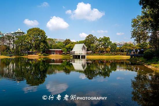 最美婚姻登记处,尚未开张,已带红一个都市<a data-cke-saved-href='http://travel.sina.com.cn/shantou_xiaogongyuan-lvyou/?from=b-keyword' href='http://travel.sina.com.cn/shantou_xiaogongyuan-lvyou/?from=b-keyword' target='_blank'>小公园</a>
