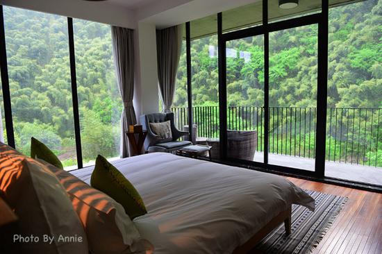 撩开薄雾与轻纱,发现雨雾中的别样<a data-cke-saved-href='http://travel.sina.com.cn/huzhou_moganshan_17666-lvyou/?from=b-keyword' href='http://travel.sina.com.cn/huzhou_moganshan_17666-lvyou/?from=b-keyword' target='_blank'>莫干山</a>,曼妙含蓄也生机盎然