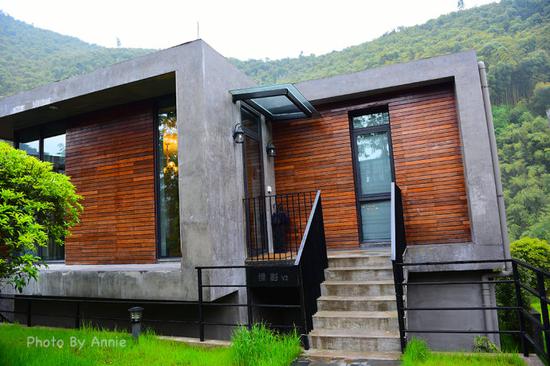 撩开薄雾与轻纱,发现雨雾中的别样<a data-cke-saved-href='http://travel.sina.com.cn/huzhou_moganshan_17666-lvyou/?from=b-keyword' href='http://travel.sina.com.cn/huzhou_moganshan_17666-lvyou/?from=b-keyword' target='_blank'>莫干山</a>,曼妙含蓄也生机盎然
