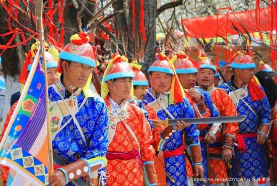 走近金川神秘的嘉绒藏戏、马尔锅庄民族风