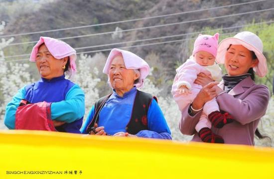 走近金川神秘的嘉绒藏戏、马尔锅庄民族风