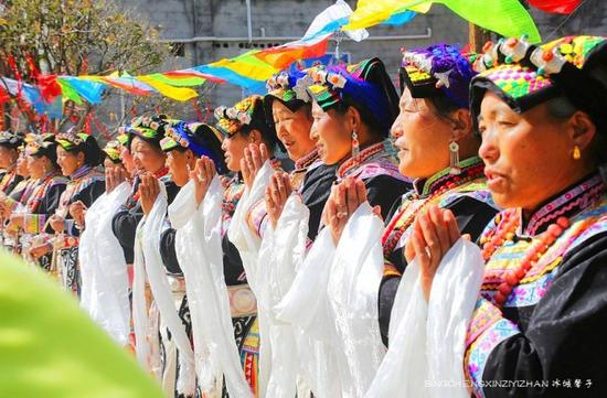 走近金川神秘的嘉绒藏戏、马尔锅庄民族风
