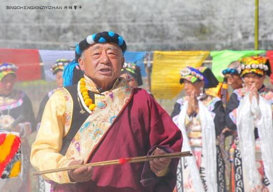 走近金川神秘的嘉绒藏戏、马尔锅庄民族风