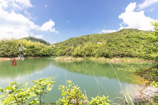 一湾活水绕青山,醉美不过湘江源